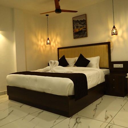 Mughal Suites Kochi Exterior foto